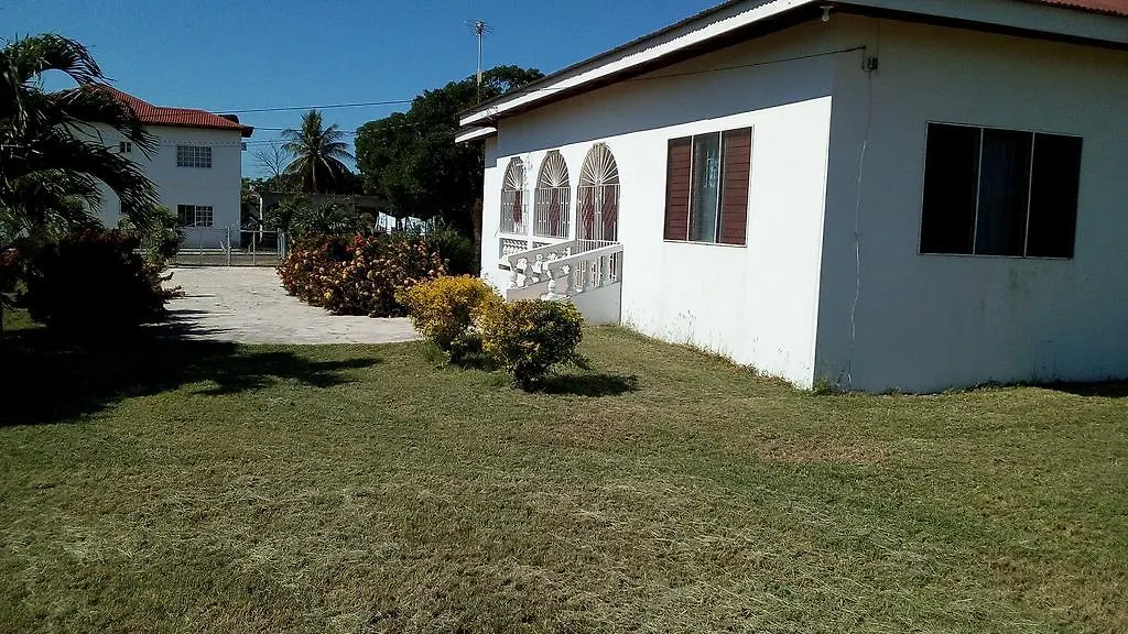 ** Gasthof Treasure Bay Guesthouse Treasure Beach Jamaika